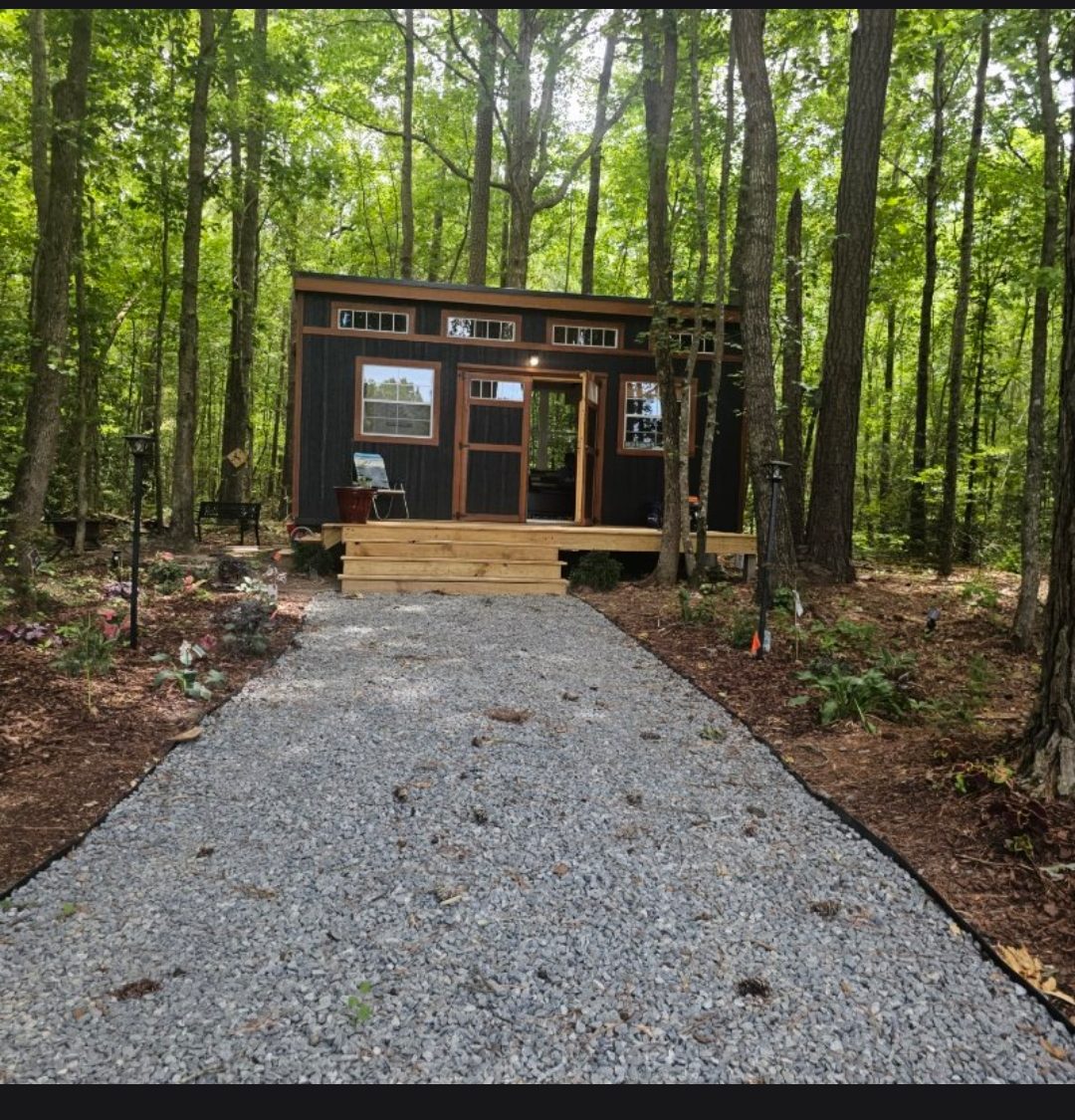 Clanton's Farm Retreat cabin, set among the trees
